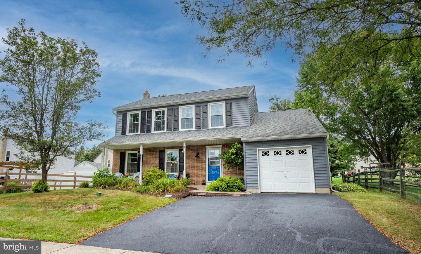 444 Dorchester Lane photo 1
