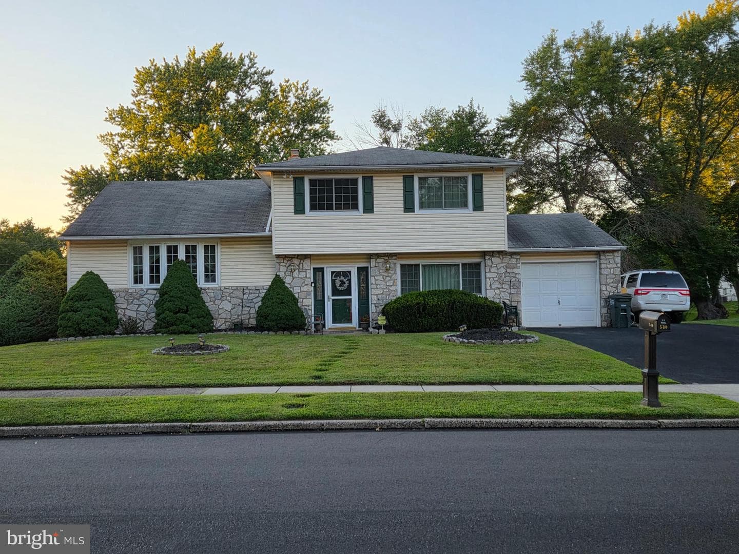 530 Andrew Drive photo 1