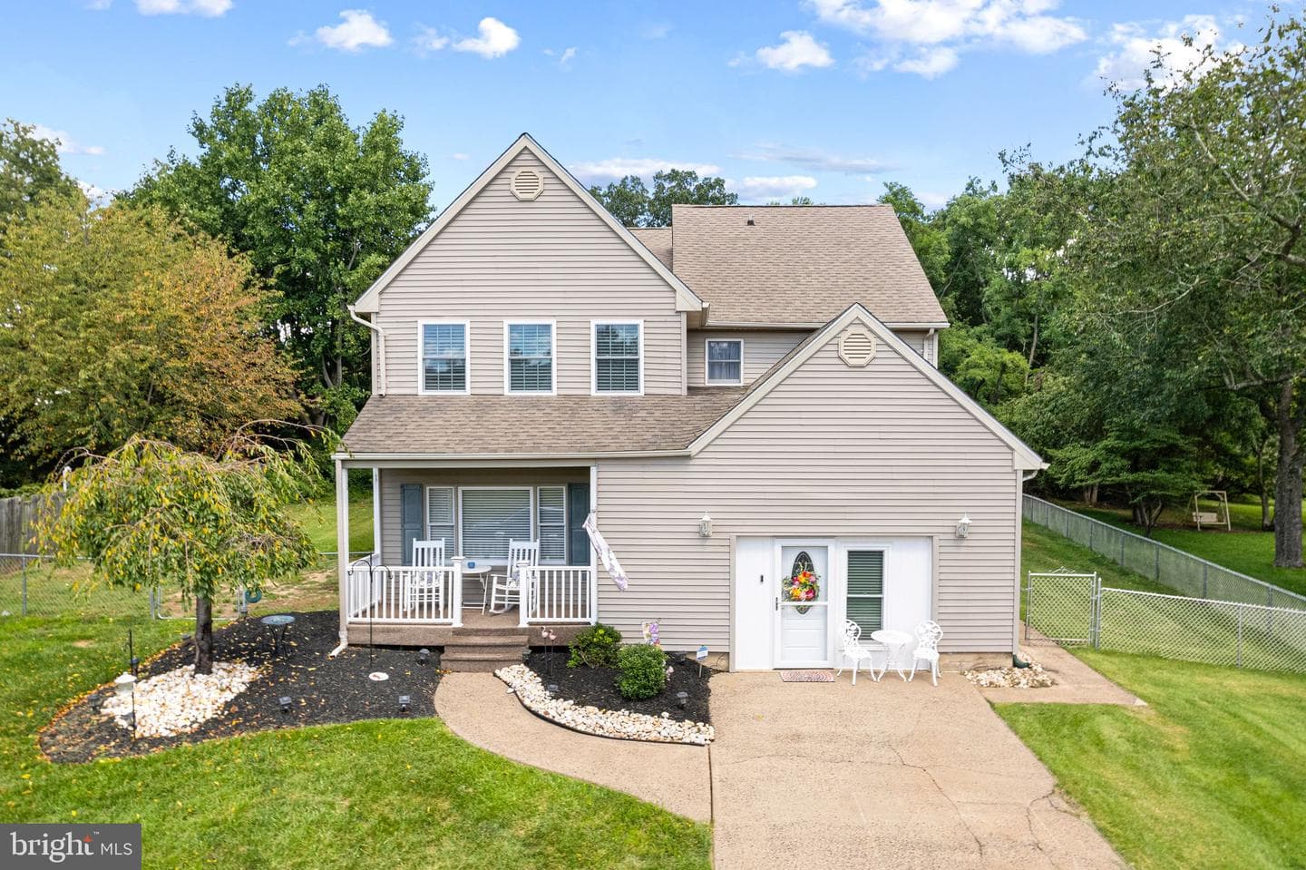 801 Cliff Road photo 1
