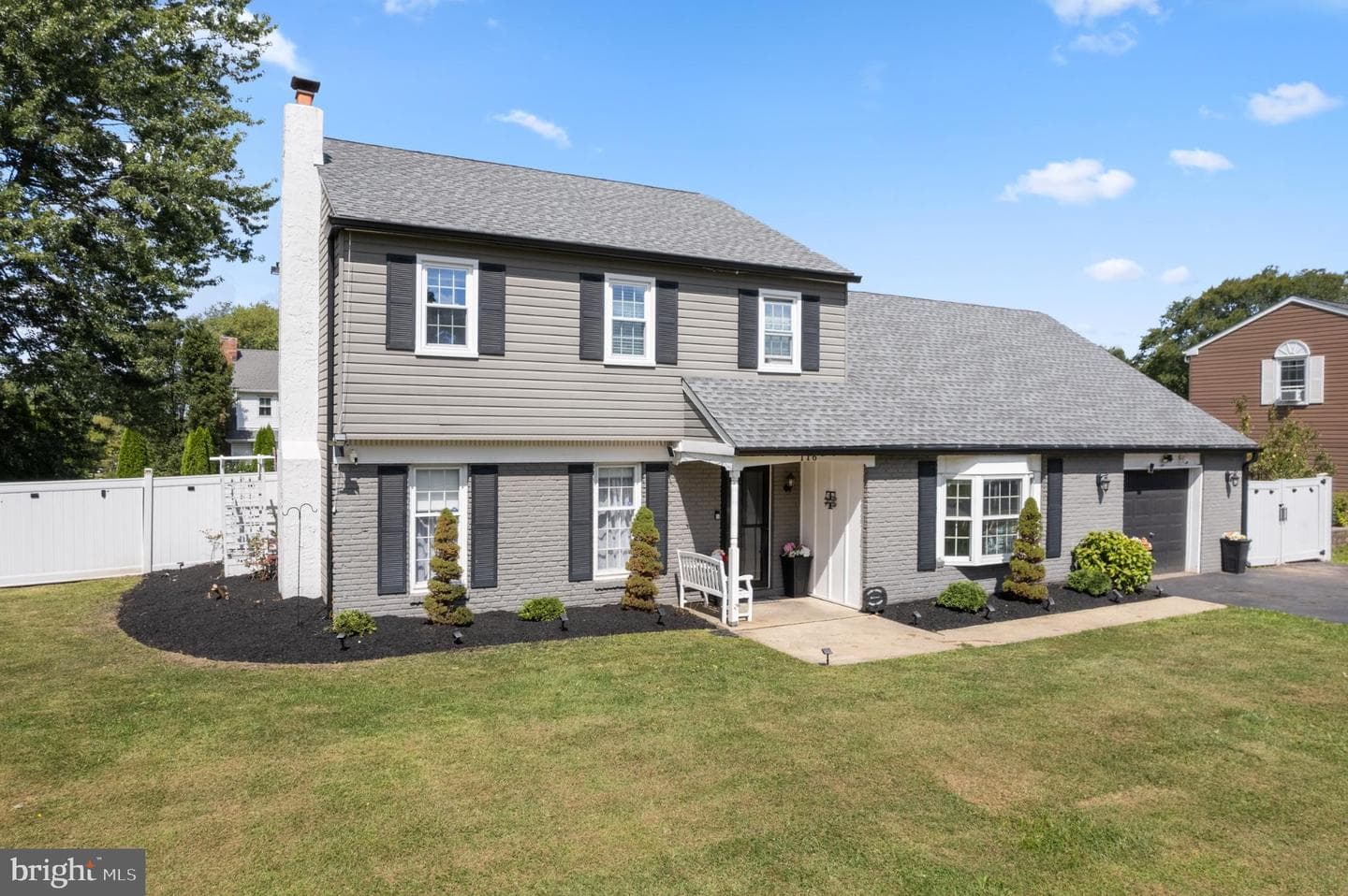 116 Village Green Lane photo 1