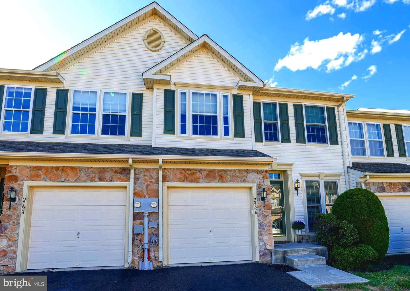 2526 Peachtree Drive photo 1