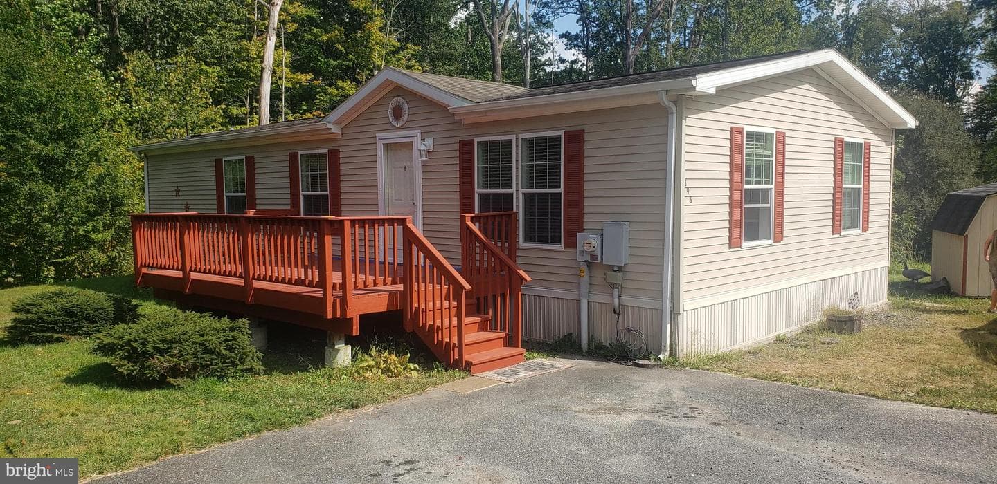 396 Cedar Drive photo 1