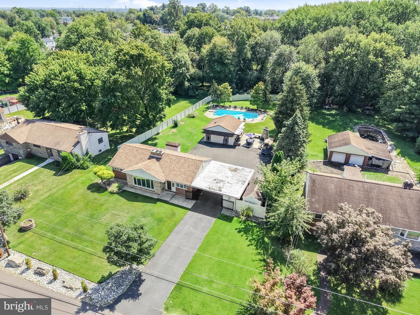 2387 Forrest Avenue photo 1