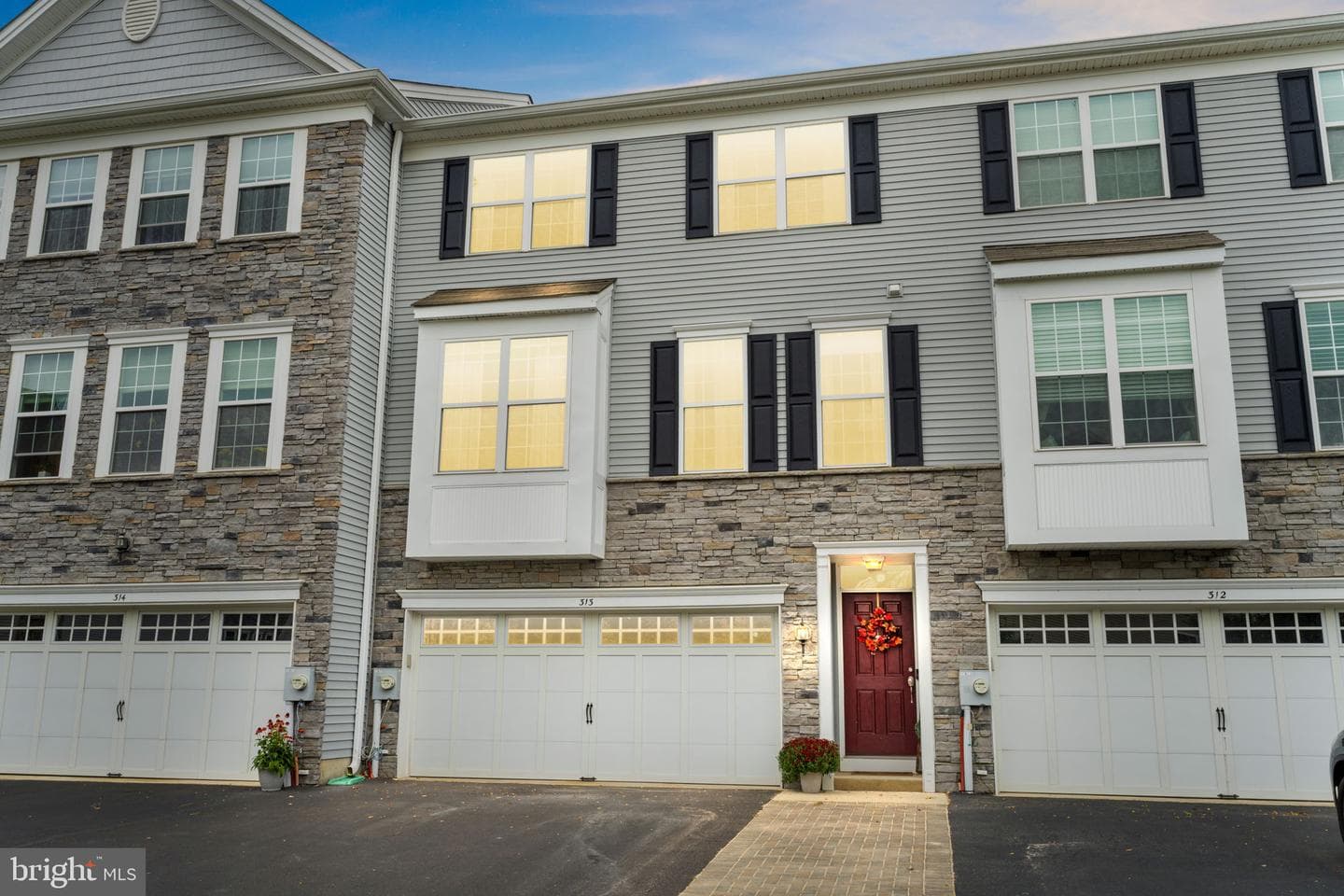 313 Chestnut Court photo 1