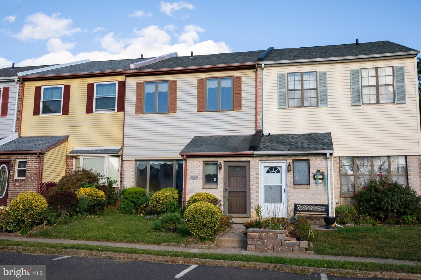 5111 Euston Court photo 1