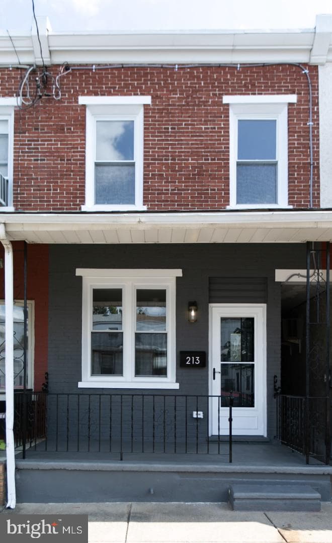 213 New Brook Street photo 1