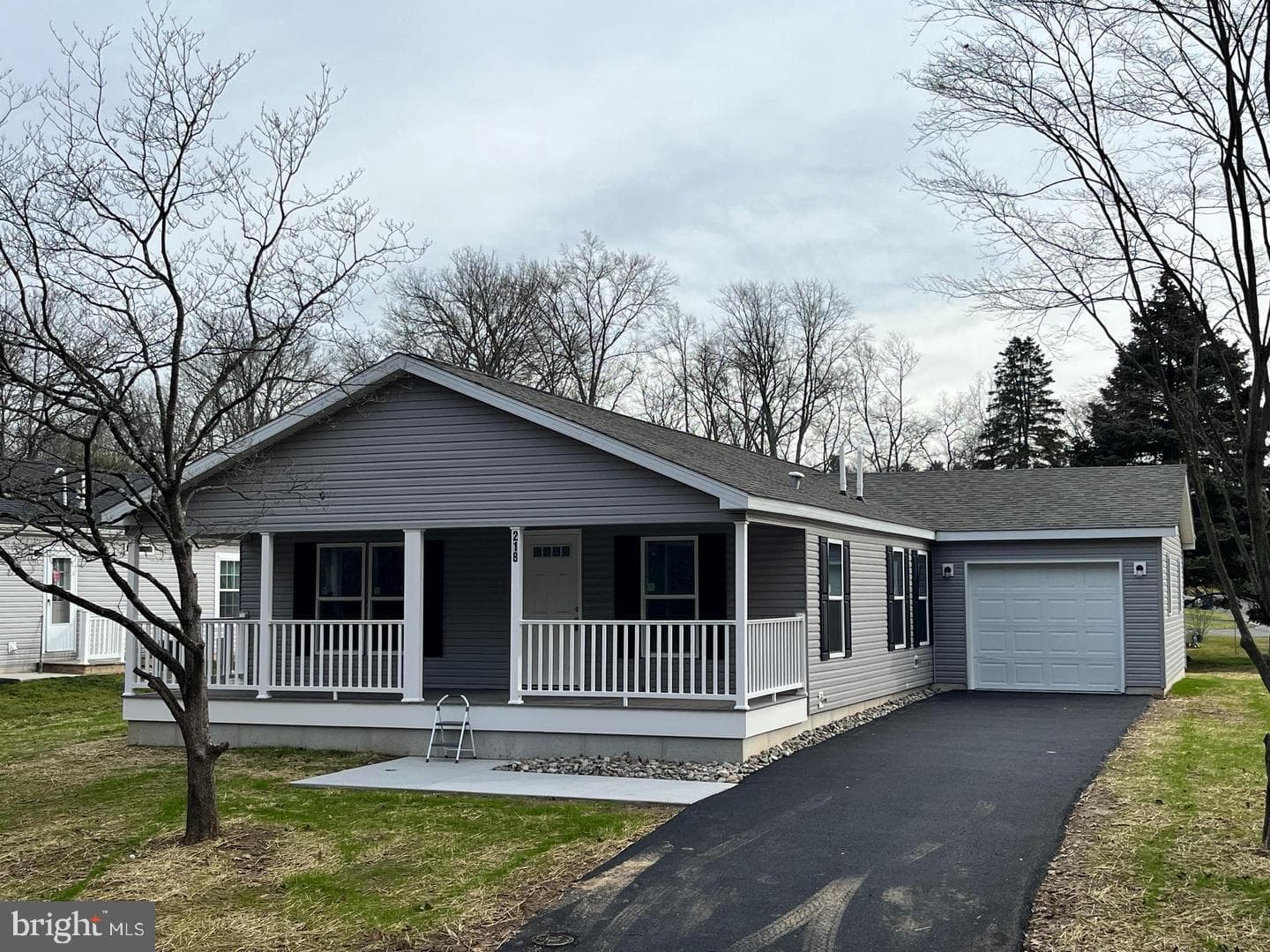 218 Vaux Drive photo 1
