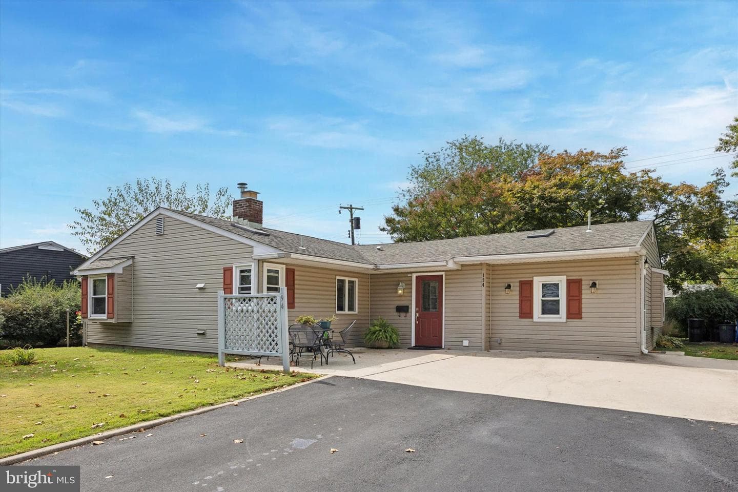 194 Willow Drive photo 1