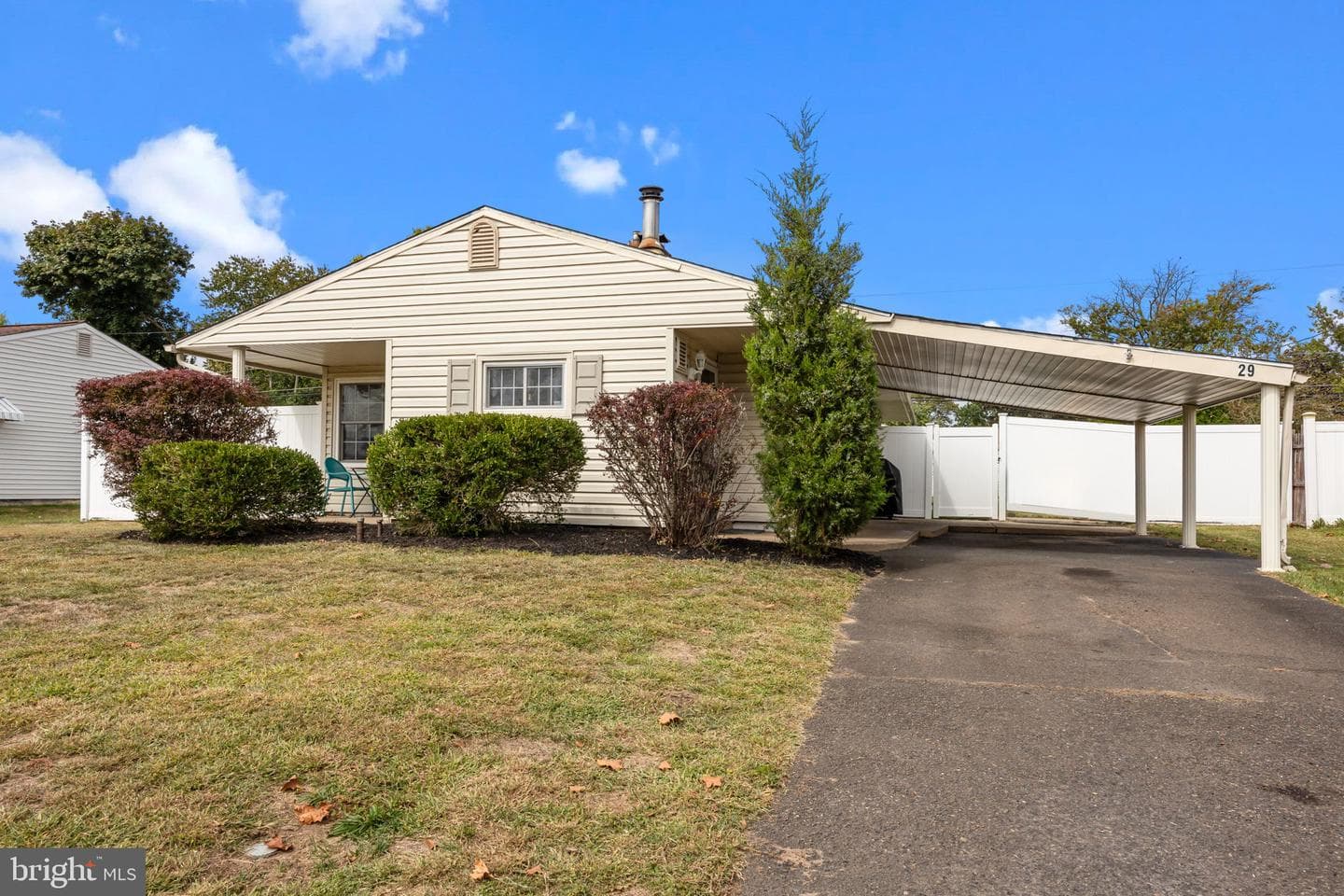 29 Ember Lane photo 1