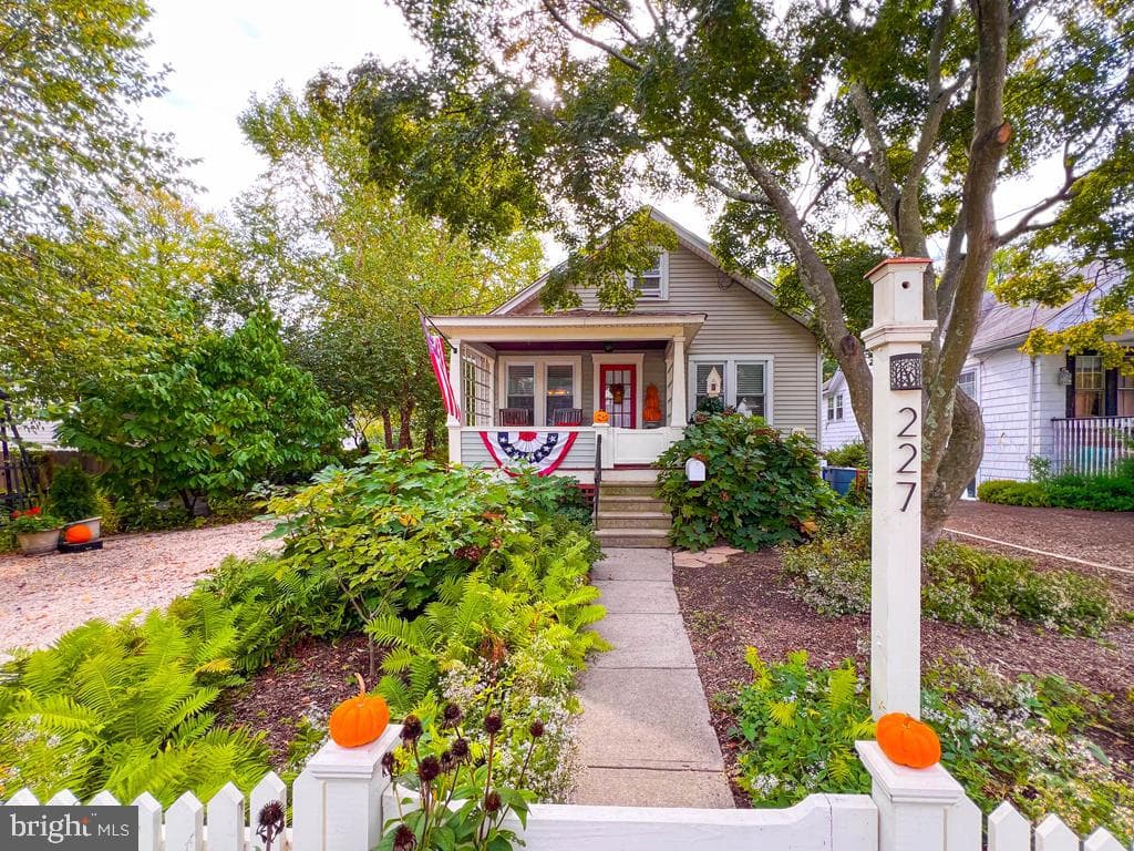 227 W Franklin Street photo 1