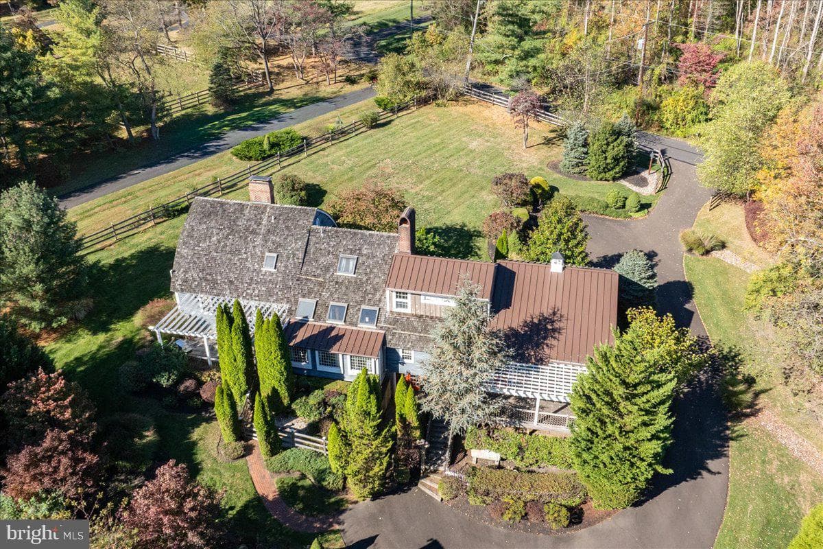 1249 Pebble Hill Road photo 1