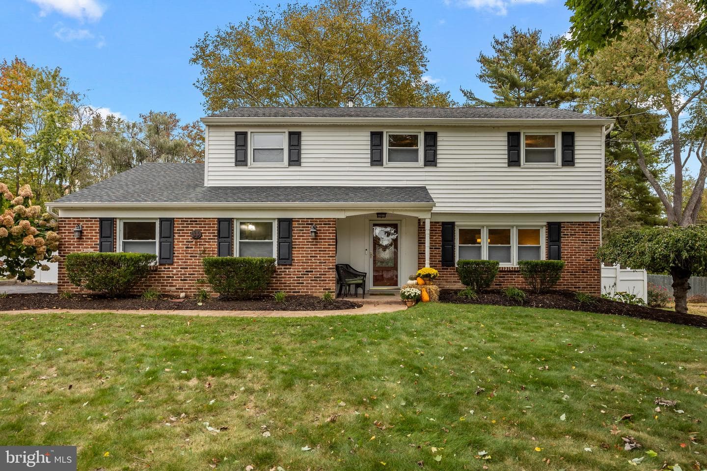 6 Plymouth Lane photo 1
