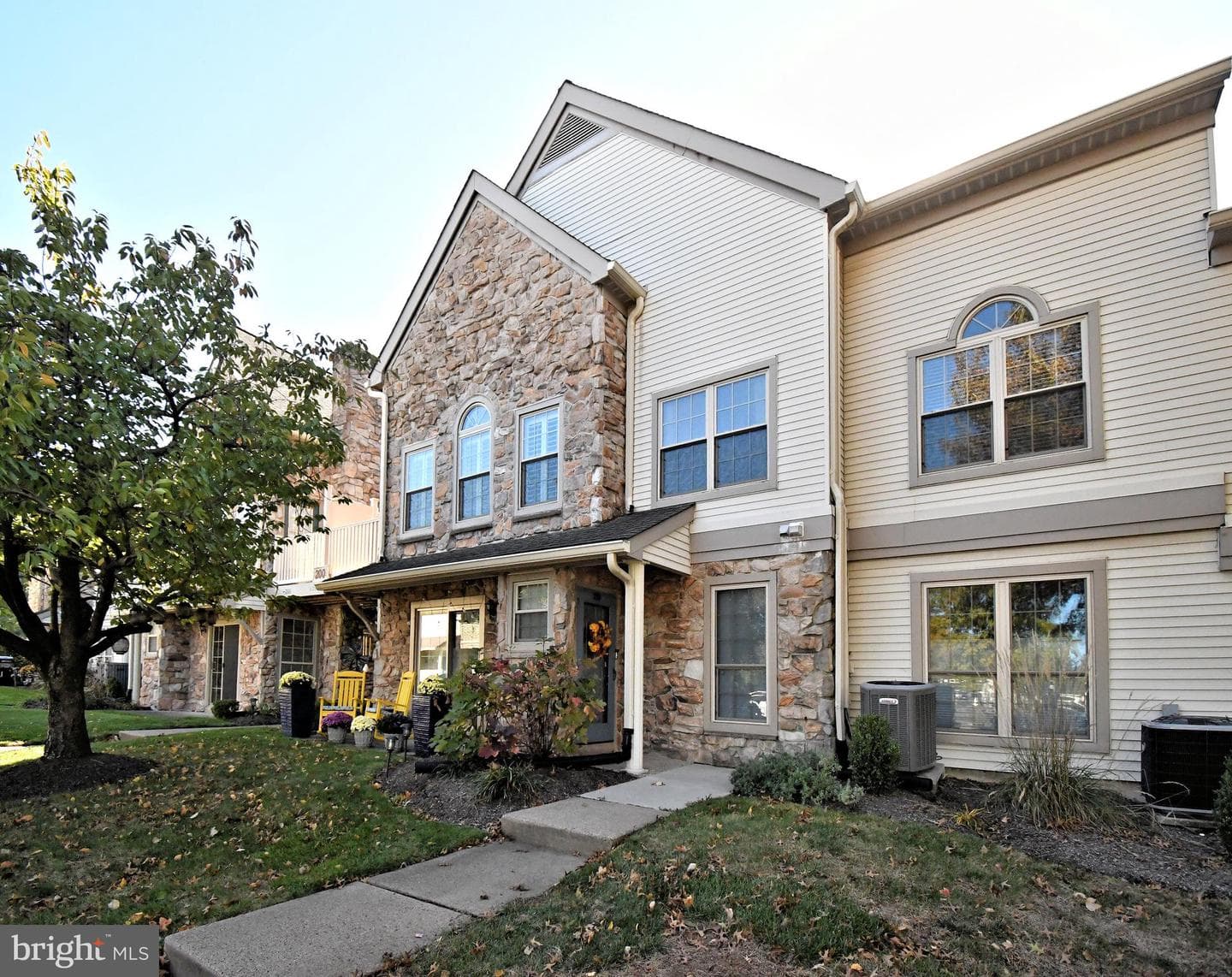 210 Remington Court photo 1