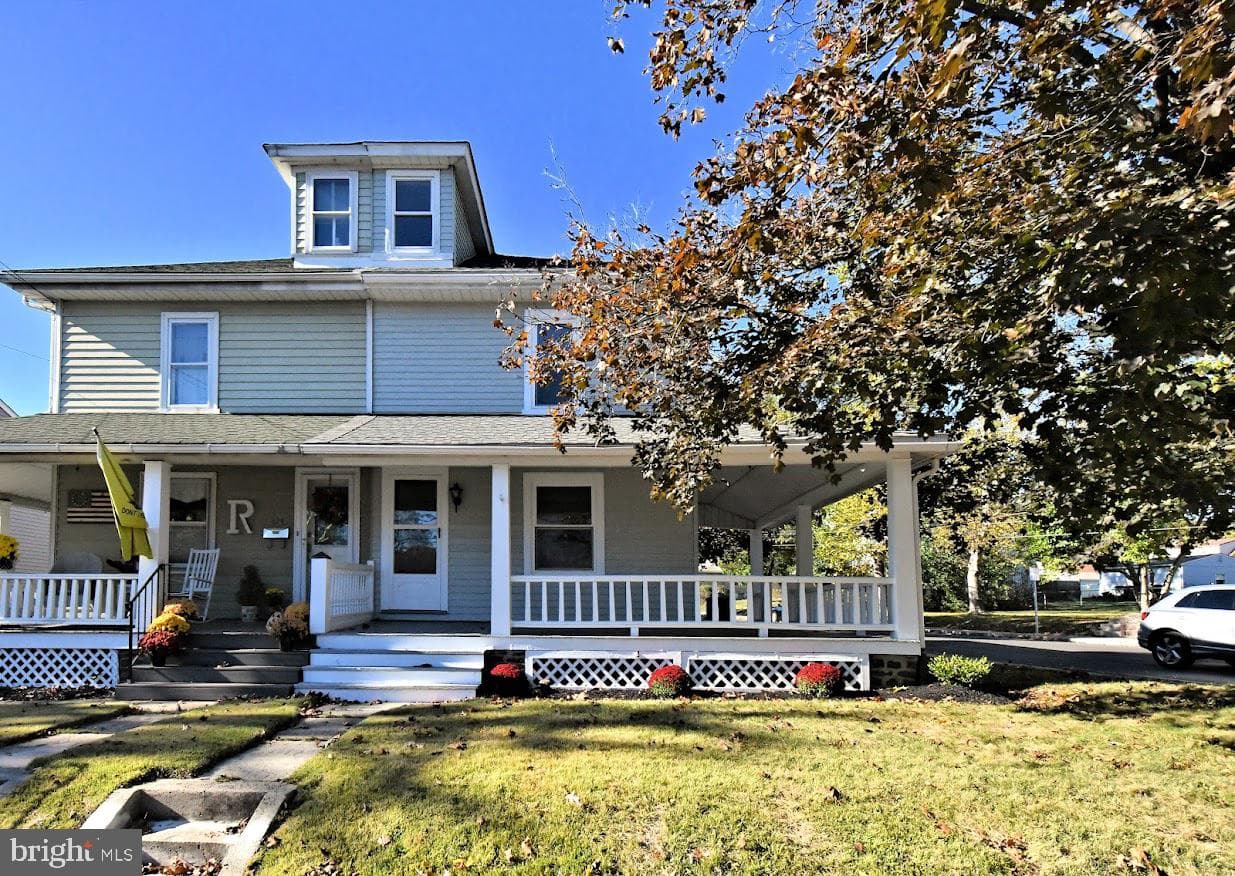 326 N 5th photo 1