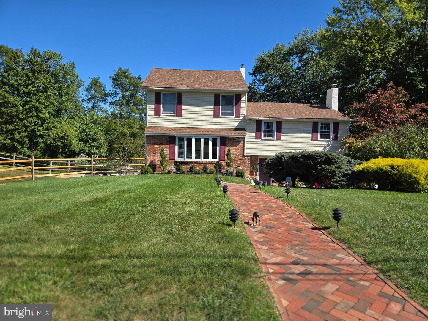 65 Witherington Drive photo 1