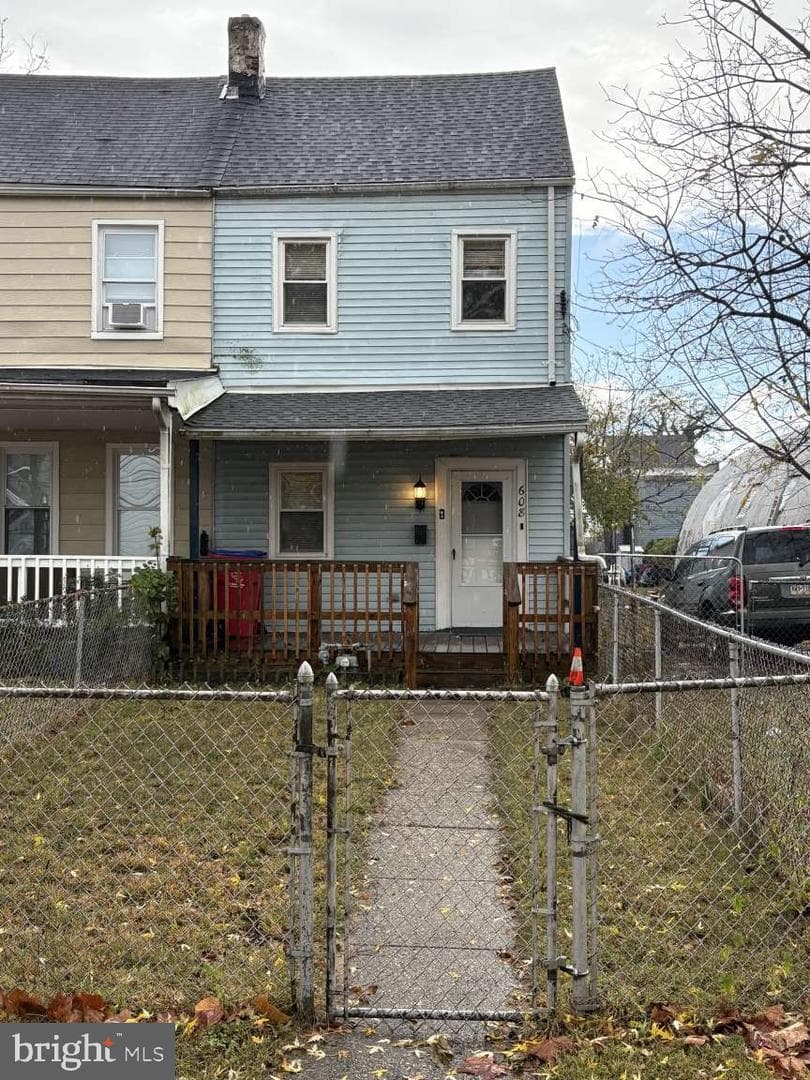608 Clymer Street photo 1
