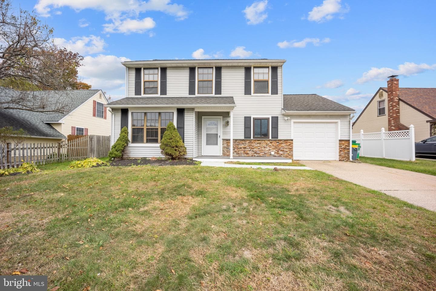 560 Fernwood Lane photo 1