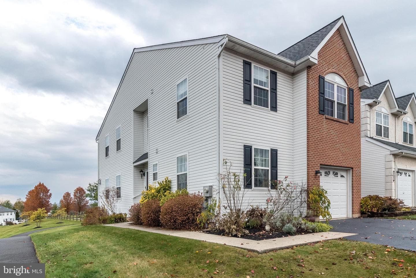 203 Hampshire Drive photo 1