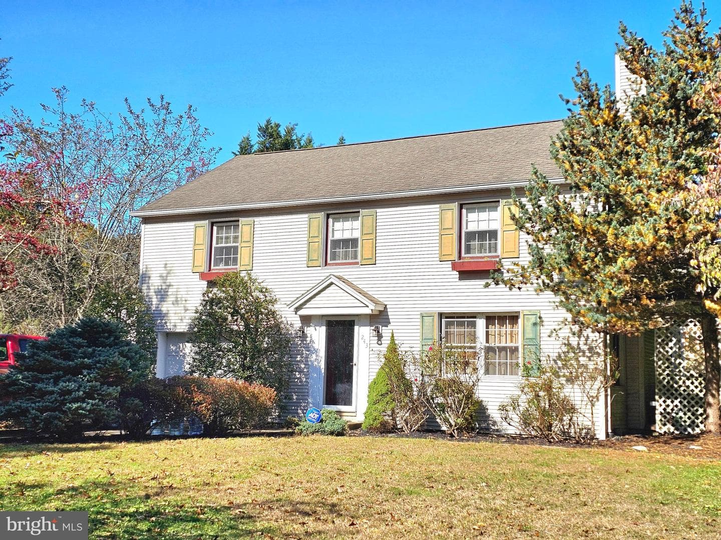 243 Linden Lane photo 1