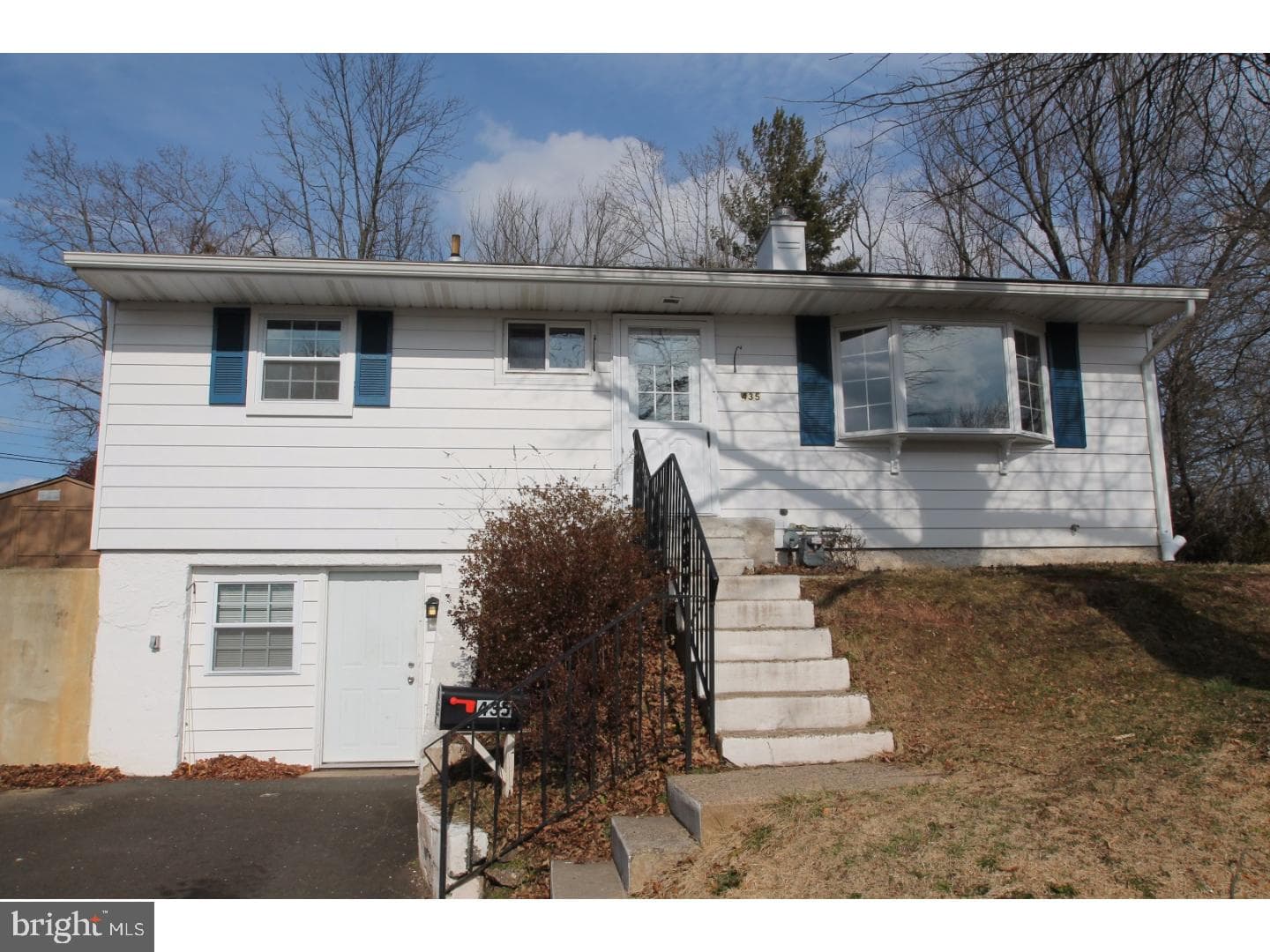 435 Temple Road photo 1