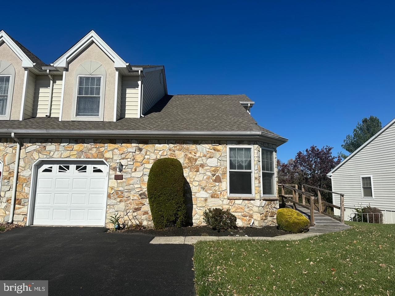 146 Grandview Drive photo 1