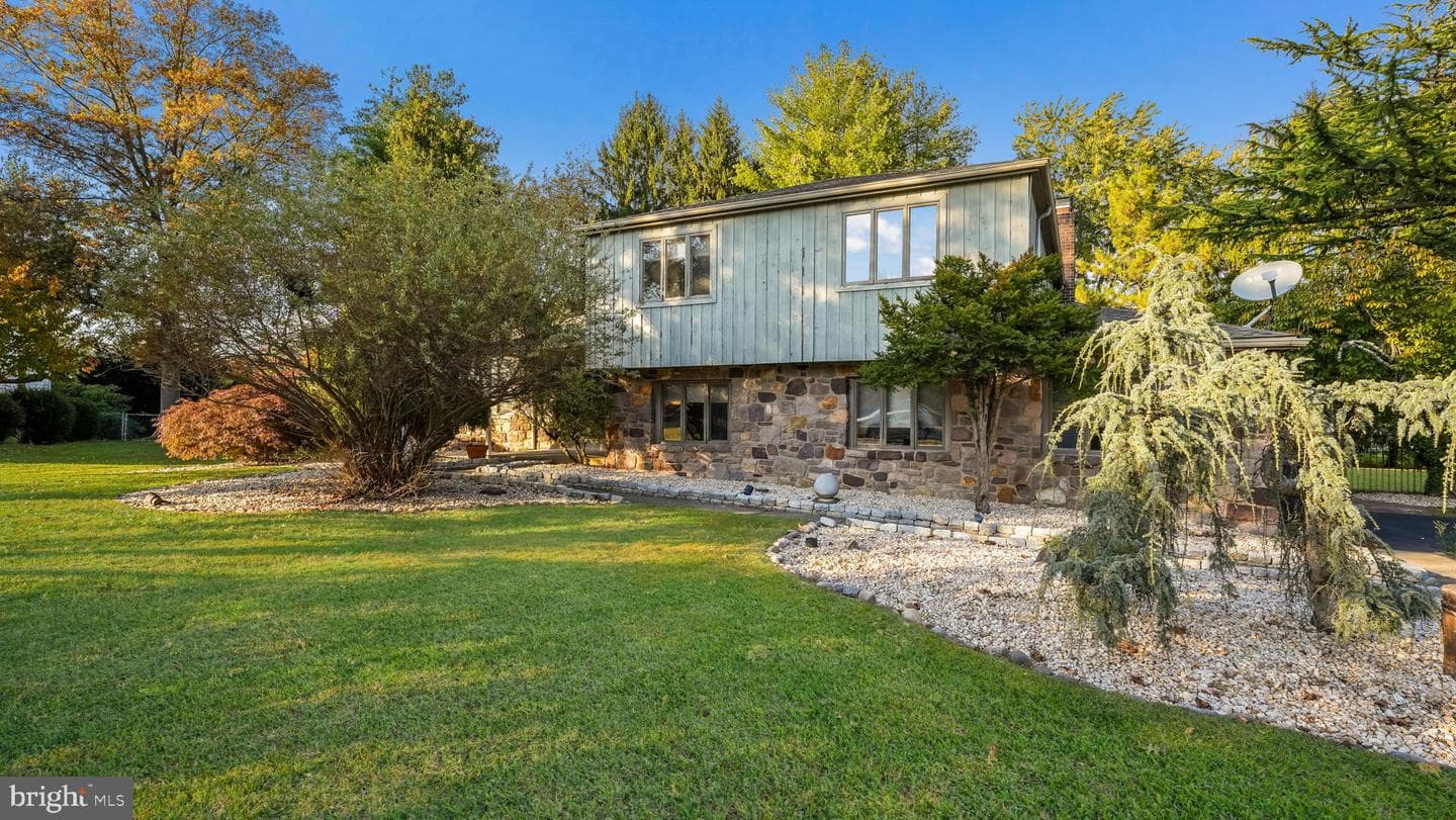 28 Peter Drive photo 1