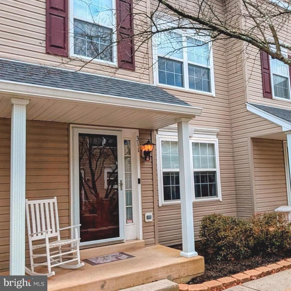 311 Goldenrod Court photo 1
