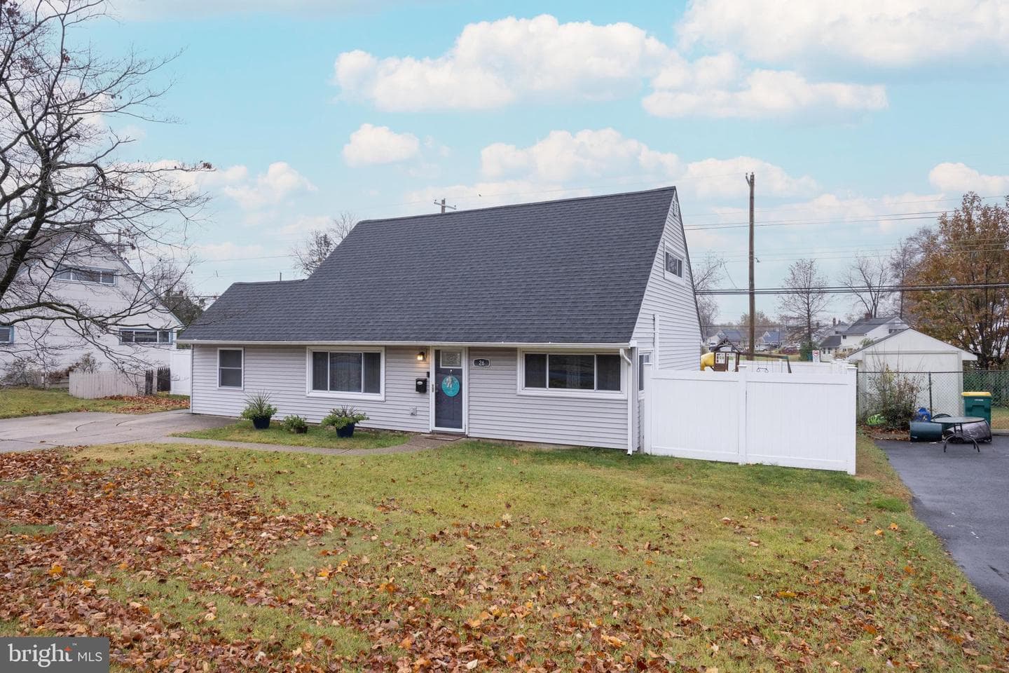 26 Queen Lily Road photo 1