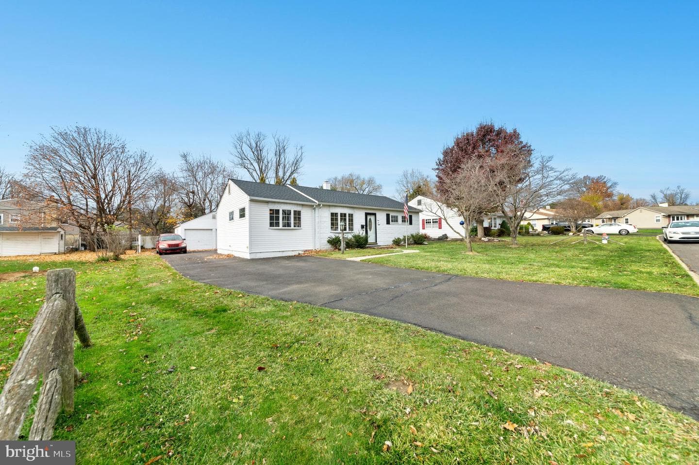 908 Circle Drive photo 1
