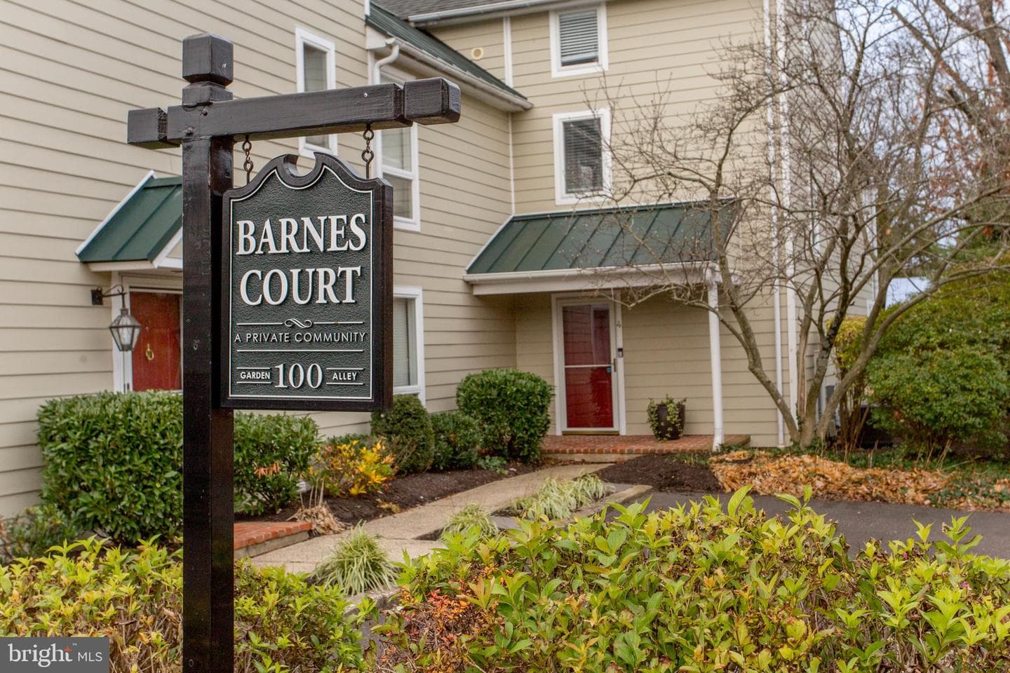 4 Barnes Court photo 1