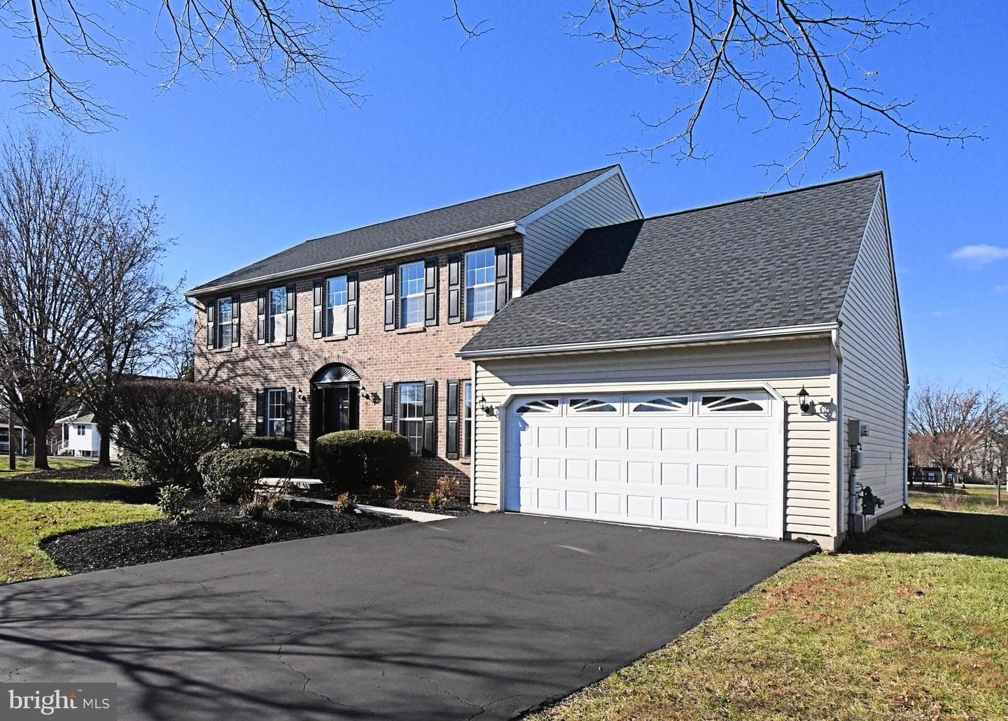 110 Greenfield Lane photo 1