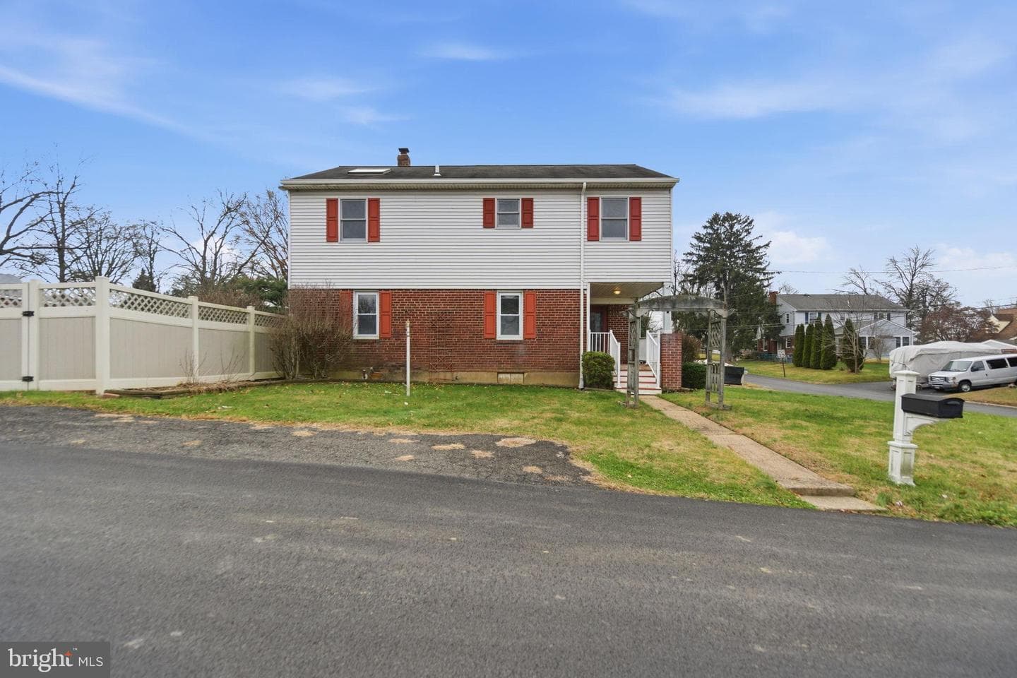 423 Harding photo 1