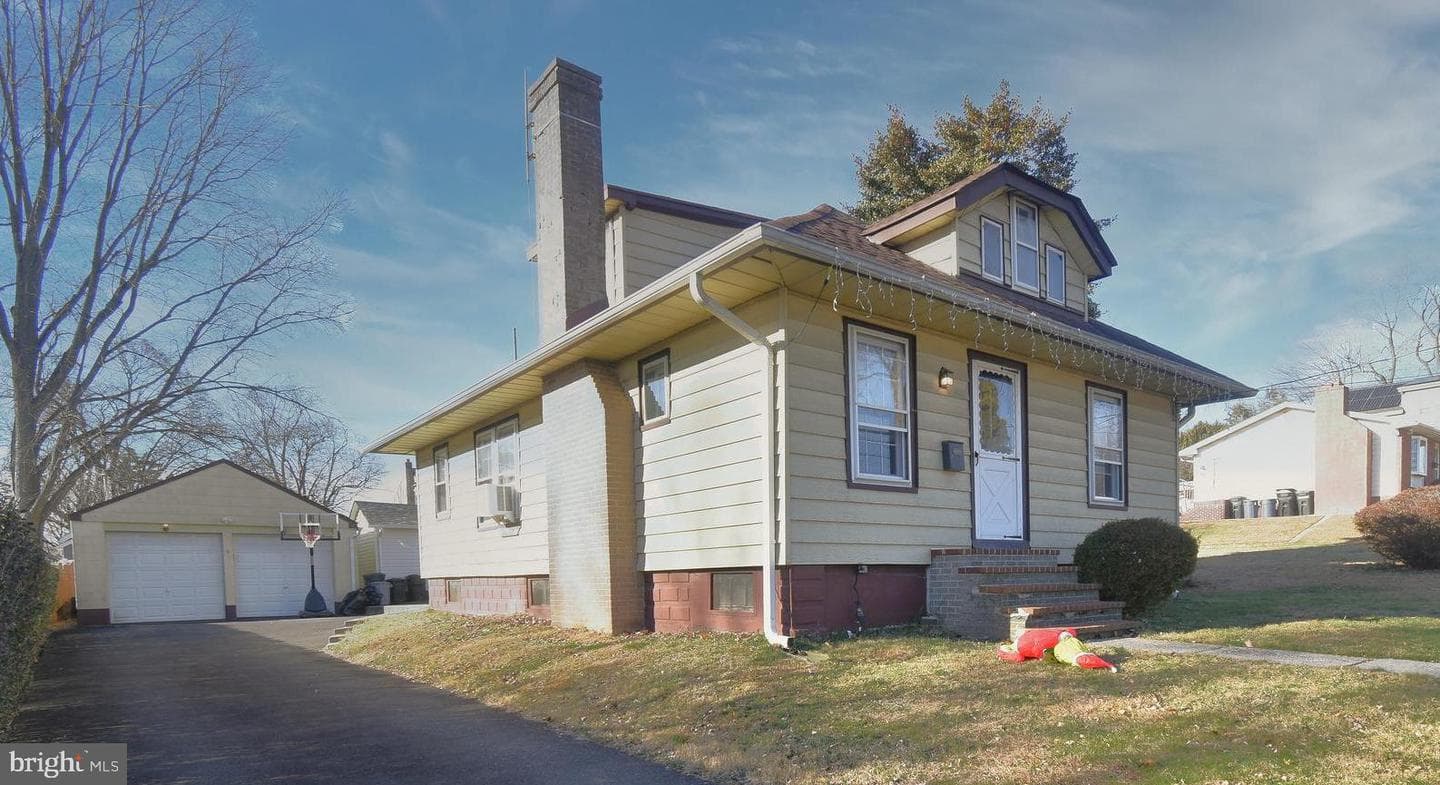 639 C Avenue photo 1