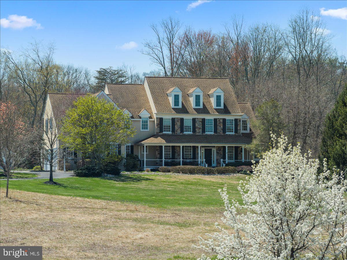 1568 Sackettsford Road photo 1