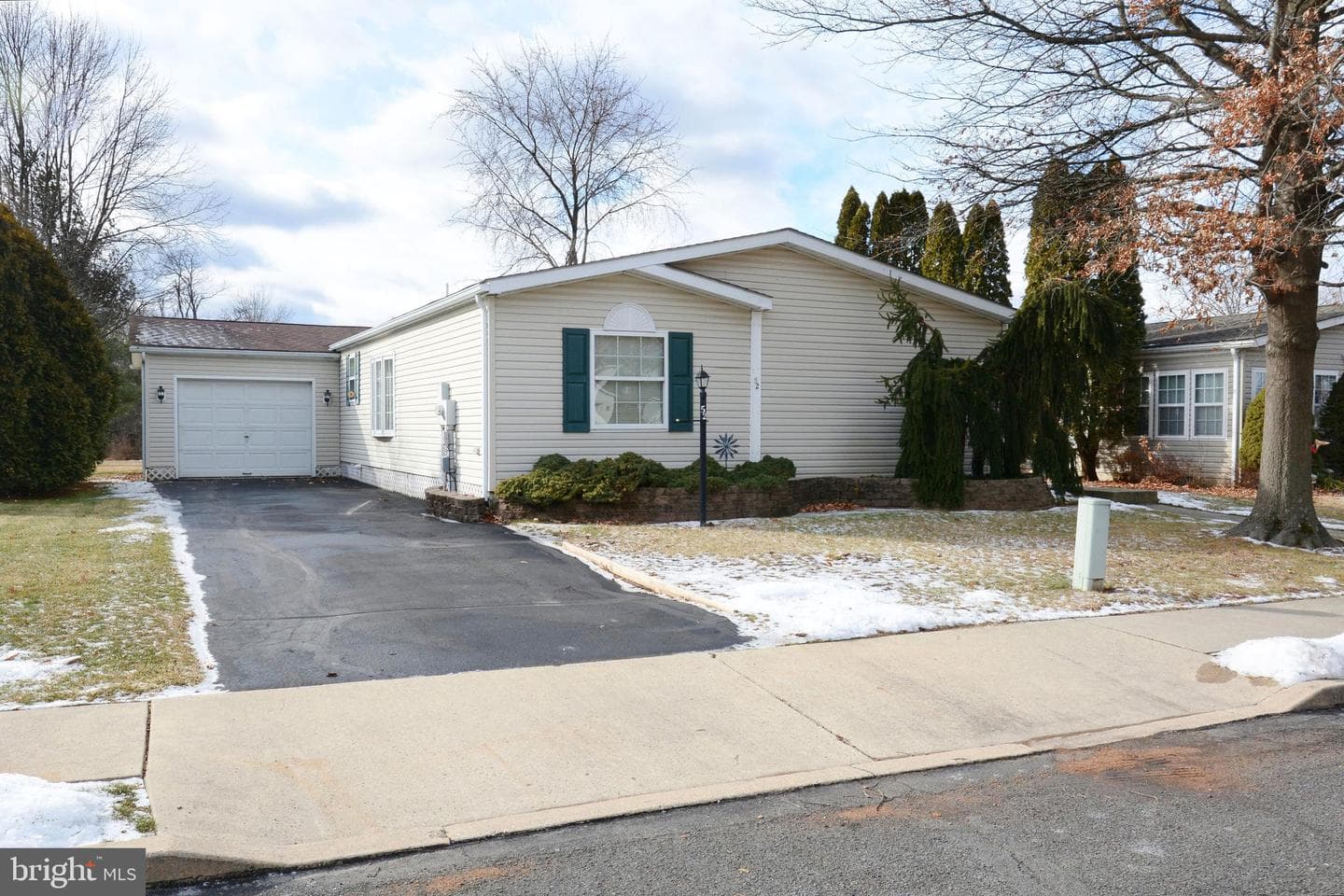 52 Williams Way photo 1