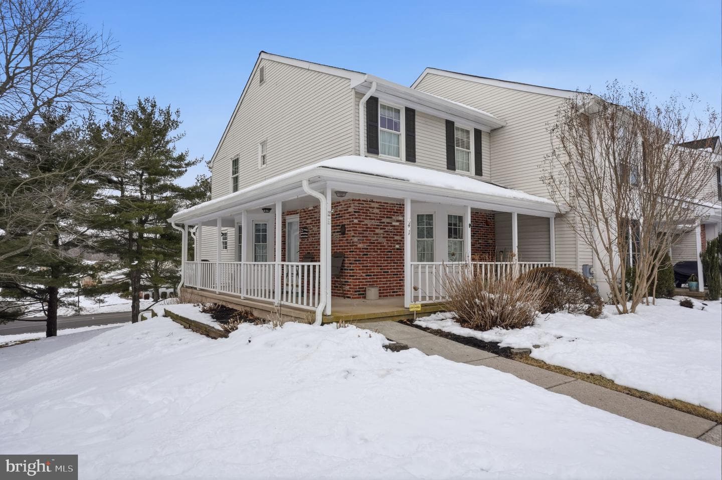 41 Ardsley Court photo 1