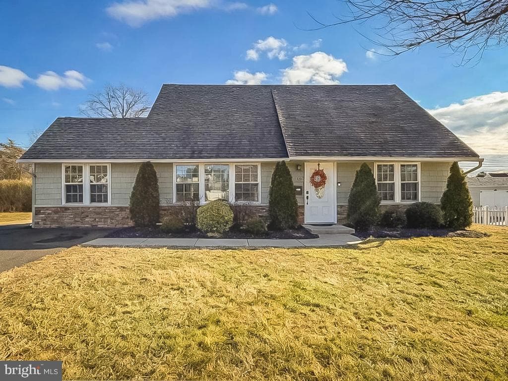 18 Jump Hill Road photo 1