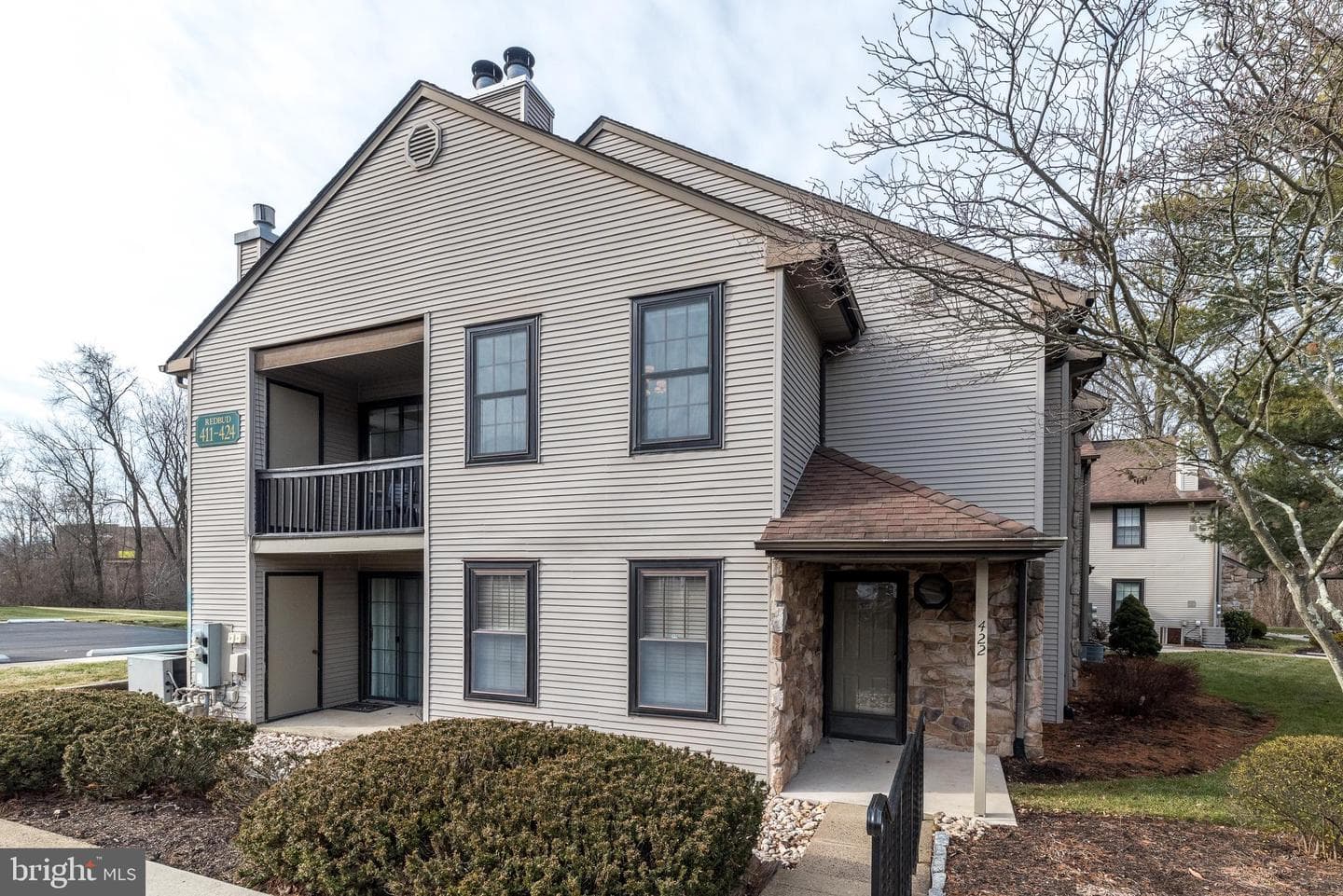 422 Redbud Court photo 1
