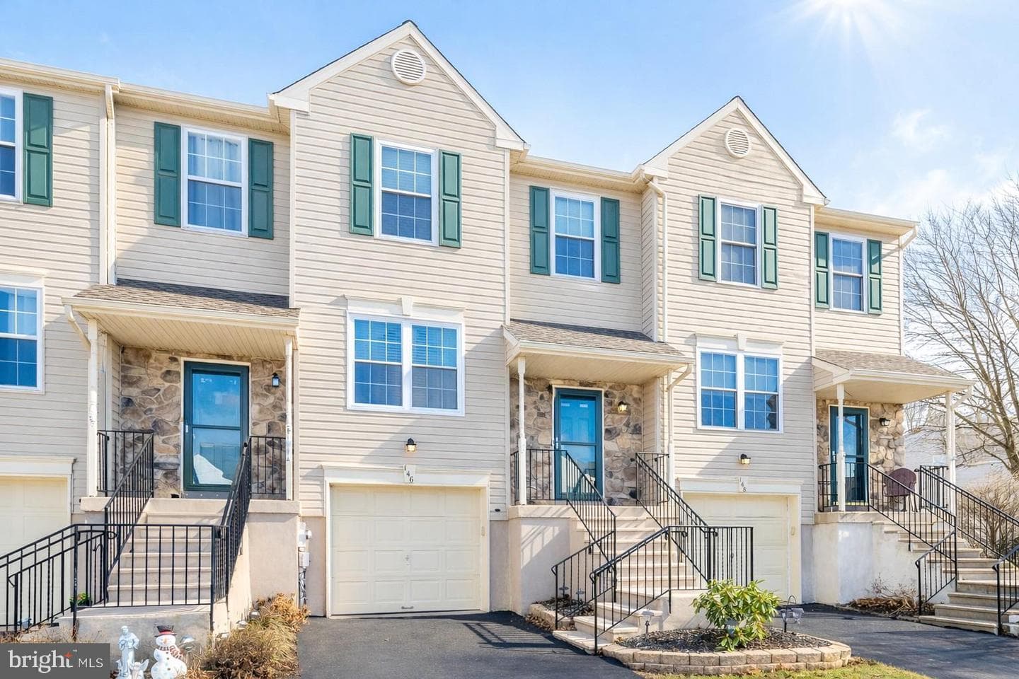 146 Strawberry Lane photo 1