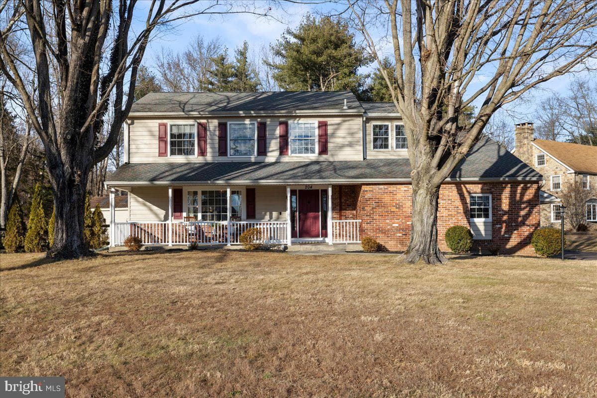 204 Woodland Drive photo 1
