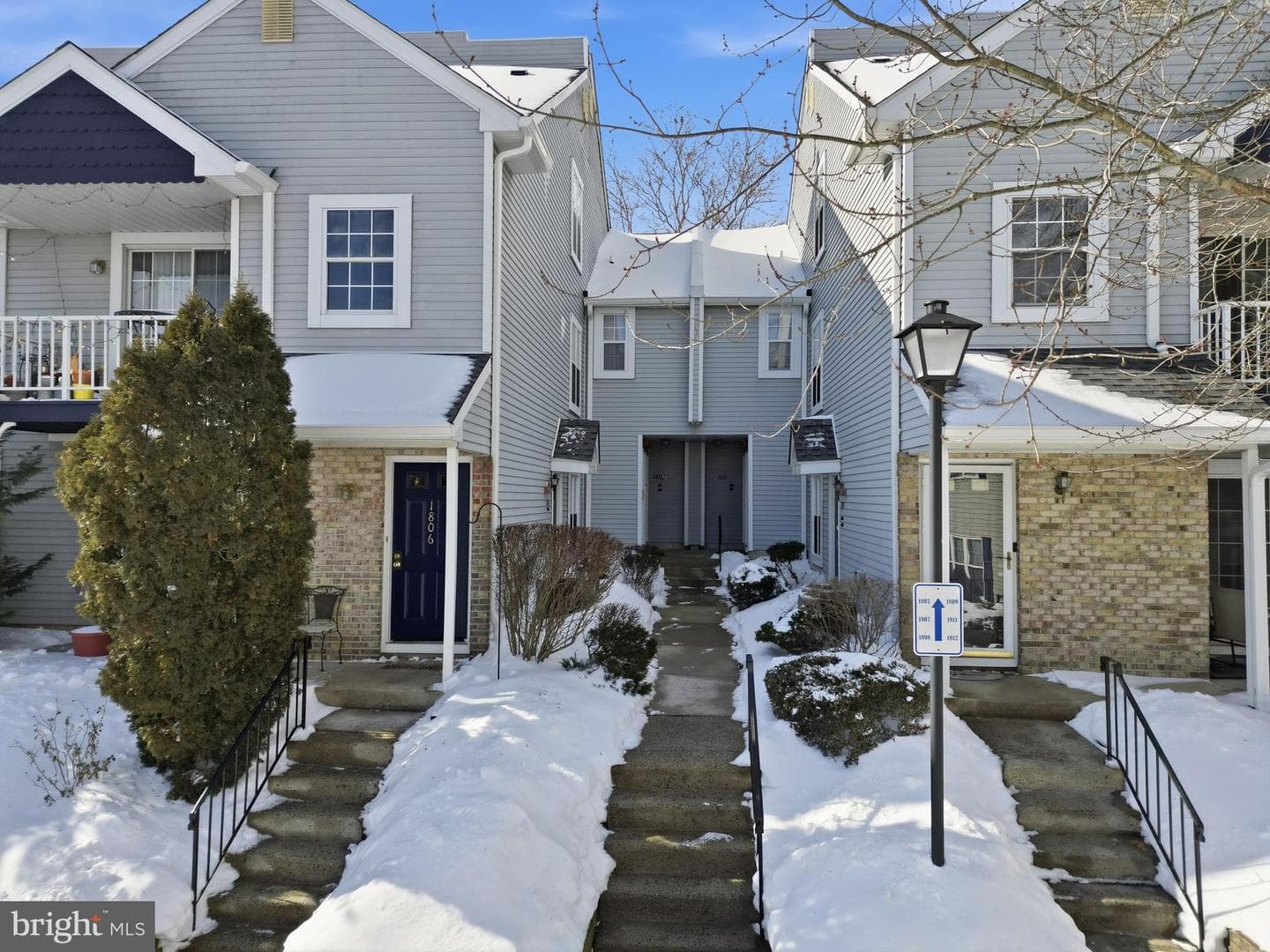1812 Society Place photo 1