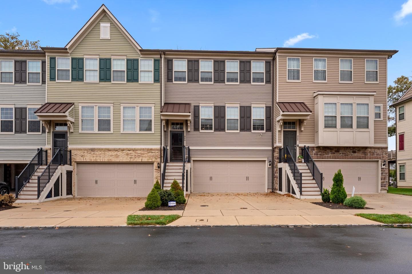 484 Rowan Street photo 1