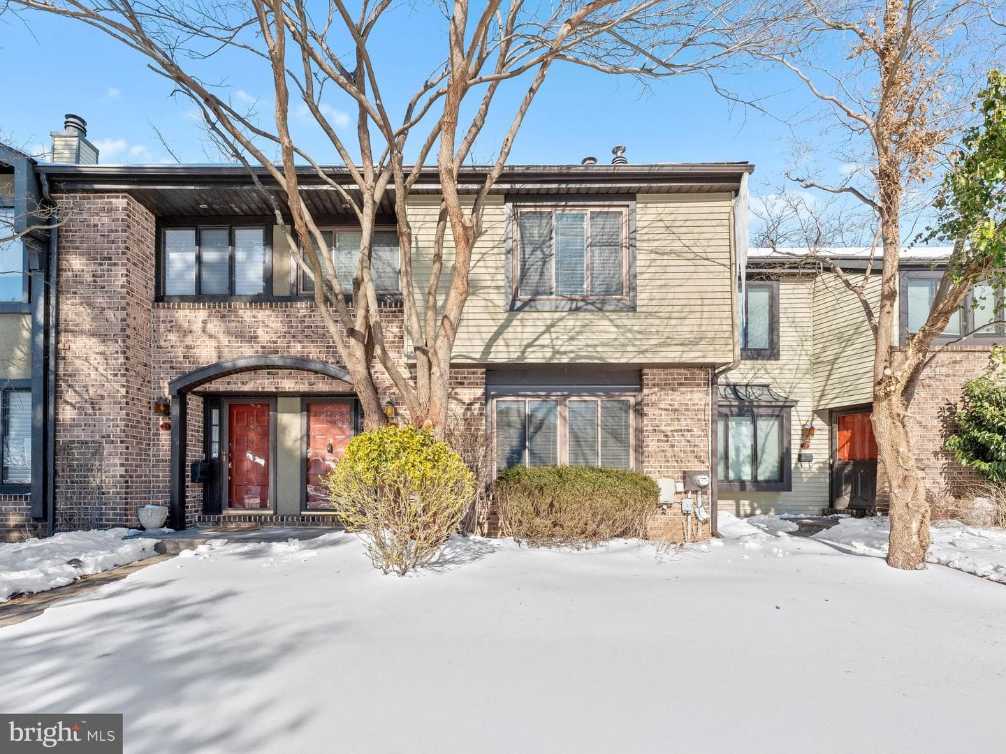 25 Essex Place