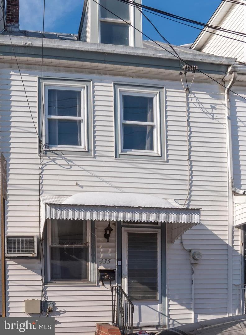 435 Cedar Street Street photo 1