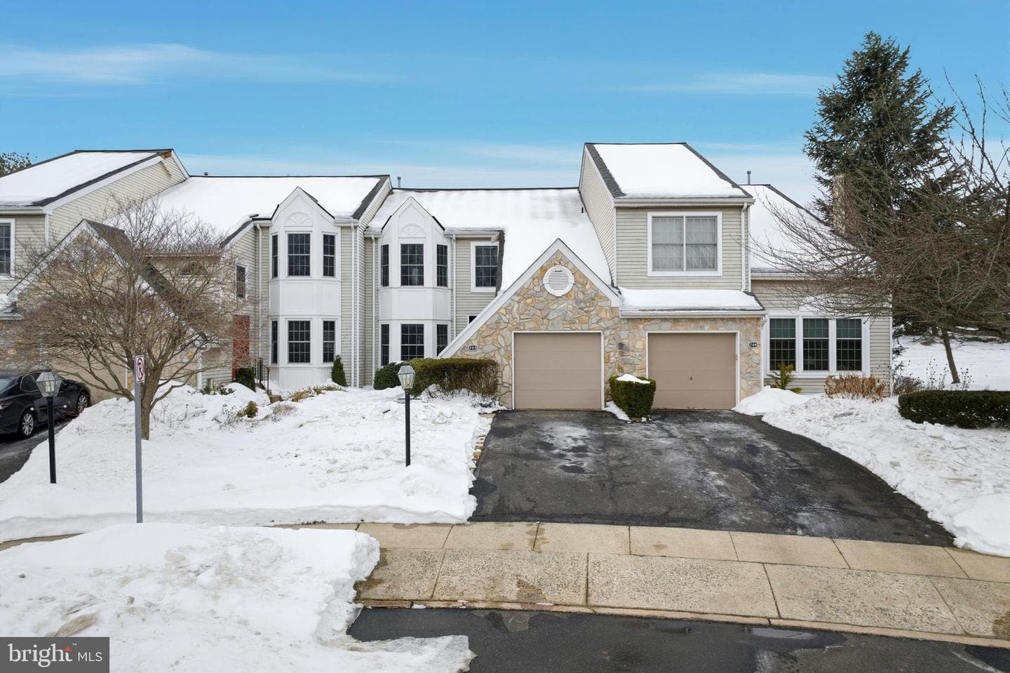 703 Eagle Lane photo 1