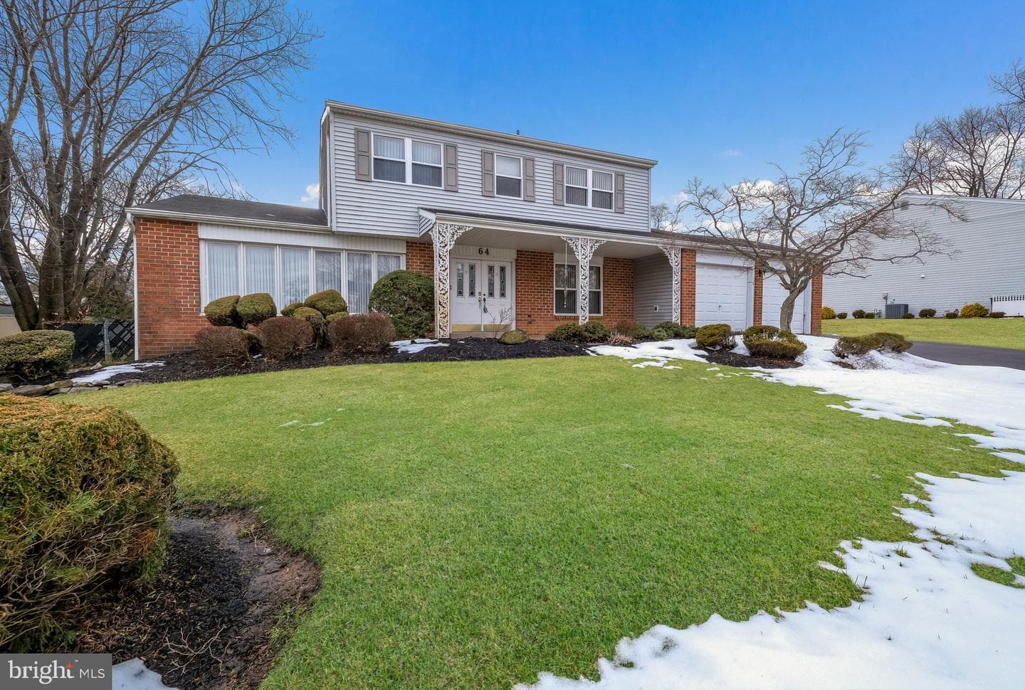 64 Springwood Drive photo 1