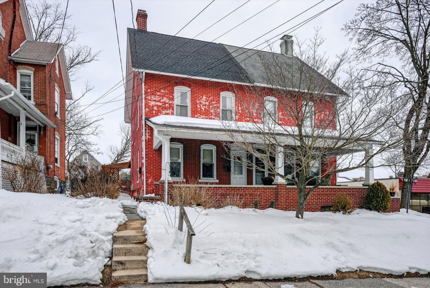 311 W Walnut Street photo 1