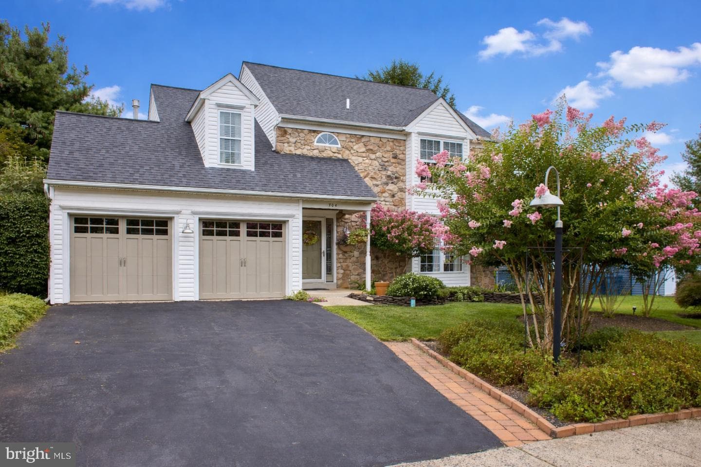 704 Campus Drive photo 1