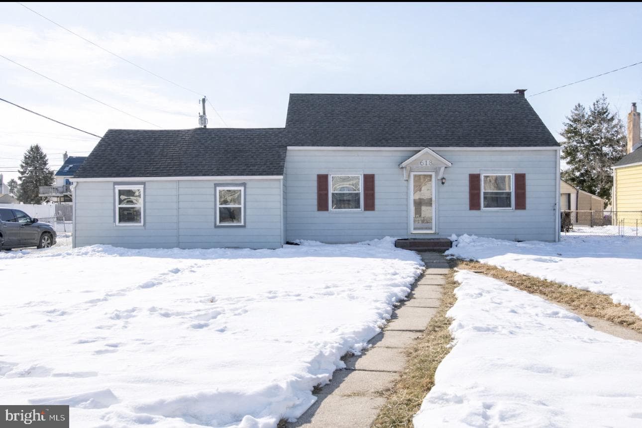 618 Cedar Avenue photo 1