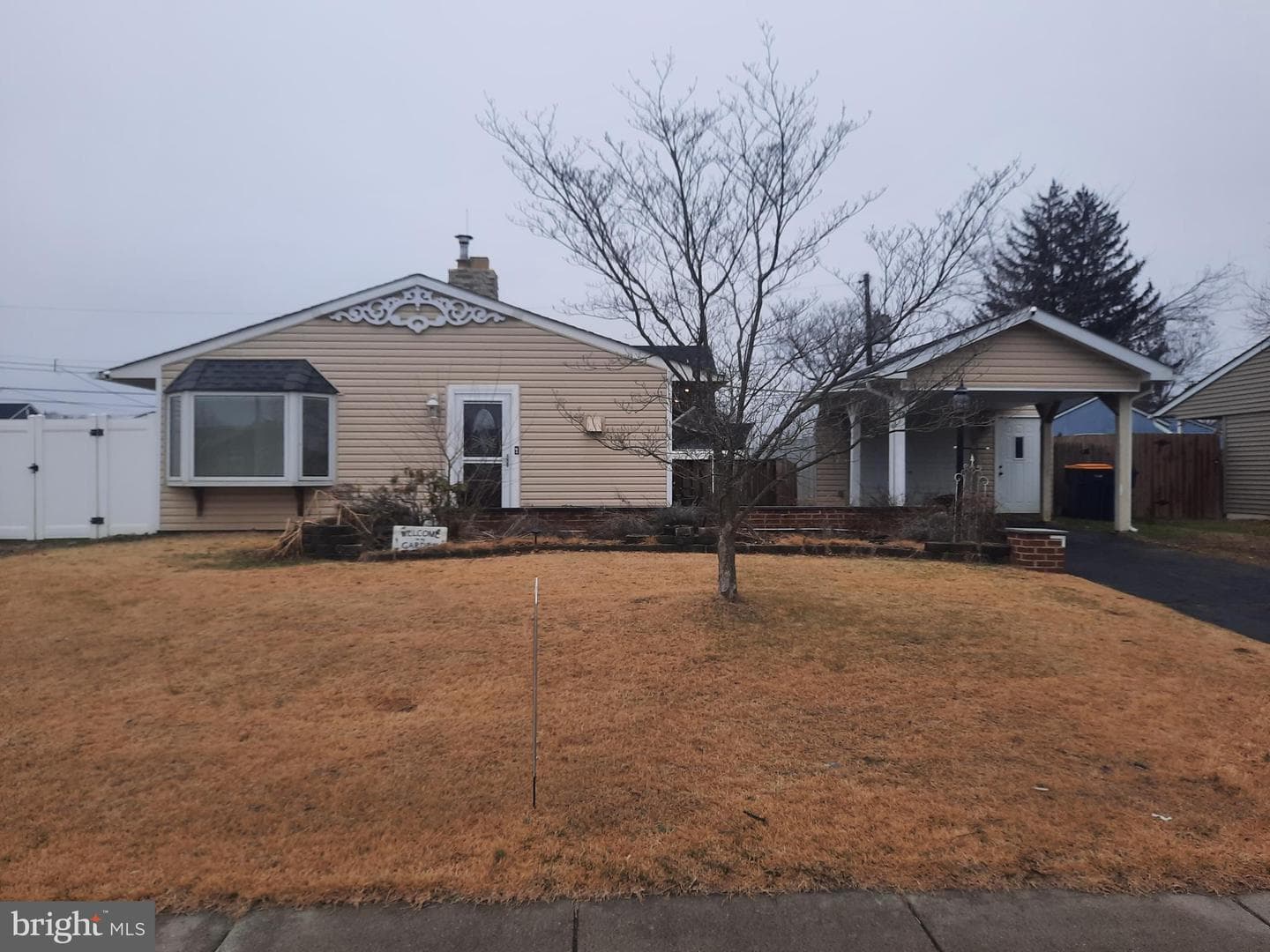 33 Laurel Lane photo 1
